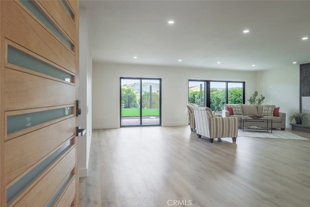 Photo of Listing #SR26004380