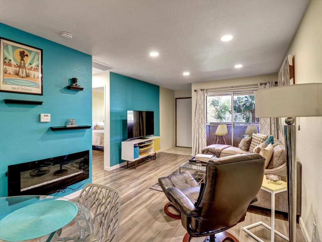 470 N Villa Court # 208, Palm Springs