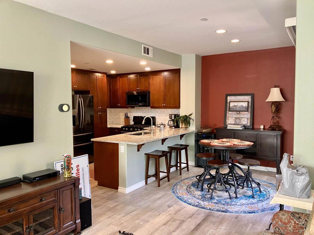 Photo of Listing #PTP2600296