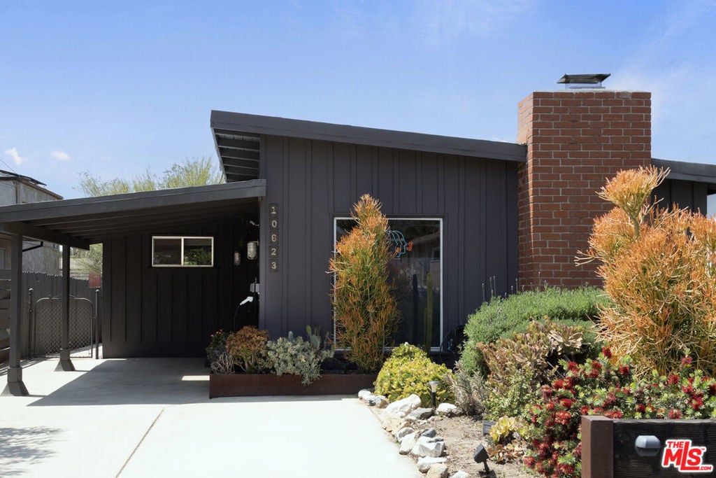 Photo of Listing #25629601