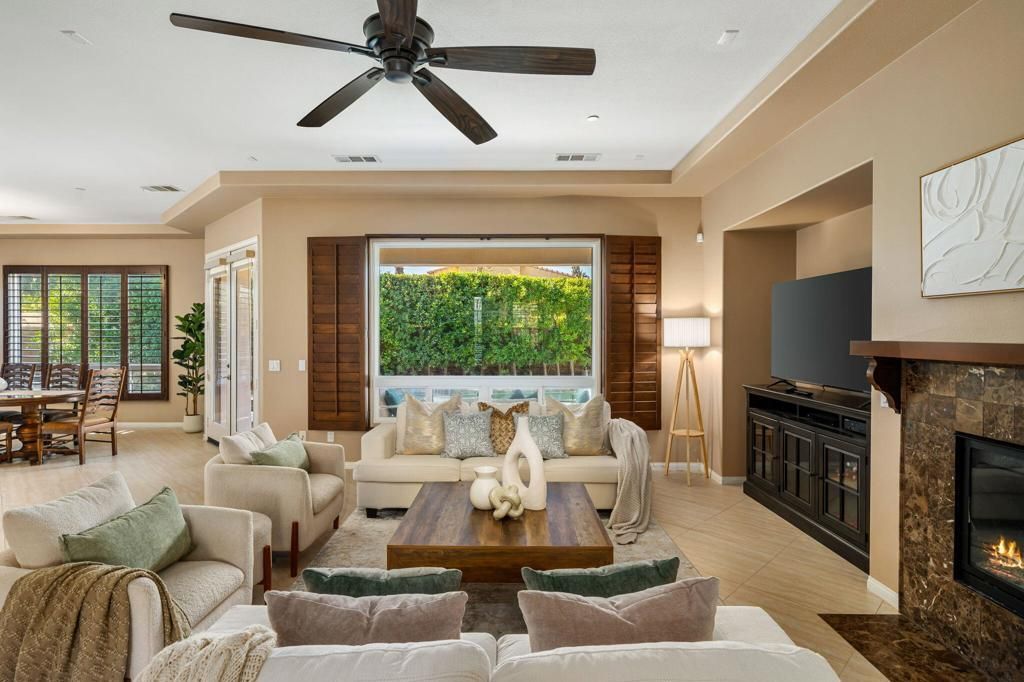 52229 Whispering Way, La Quinta