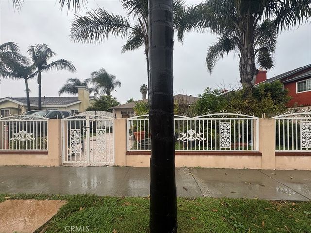 4829 W 119th, Hawthorne.
