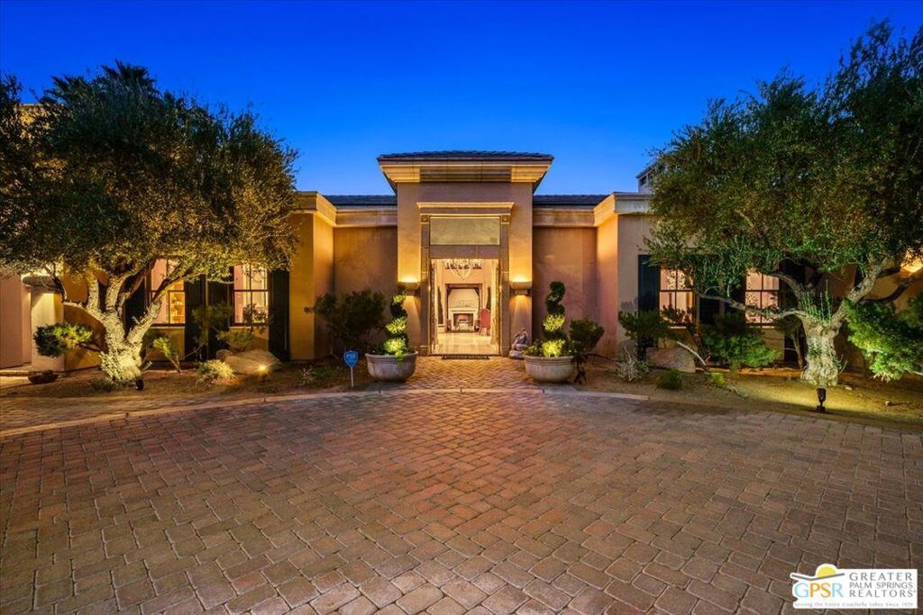 2 Nebulae Way, Rancho Mirage