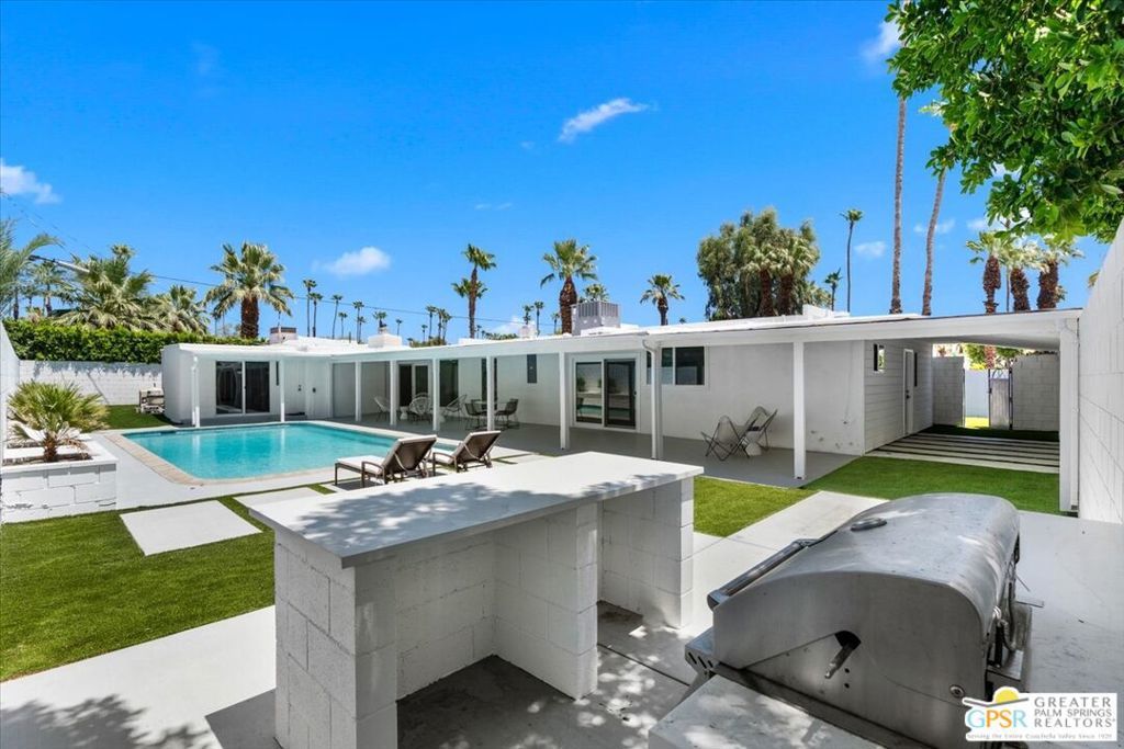 555 S Roxbury Drive, Palm Springs