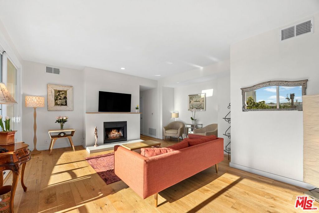 Photo of Listing #26639259