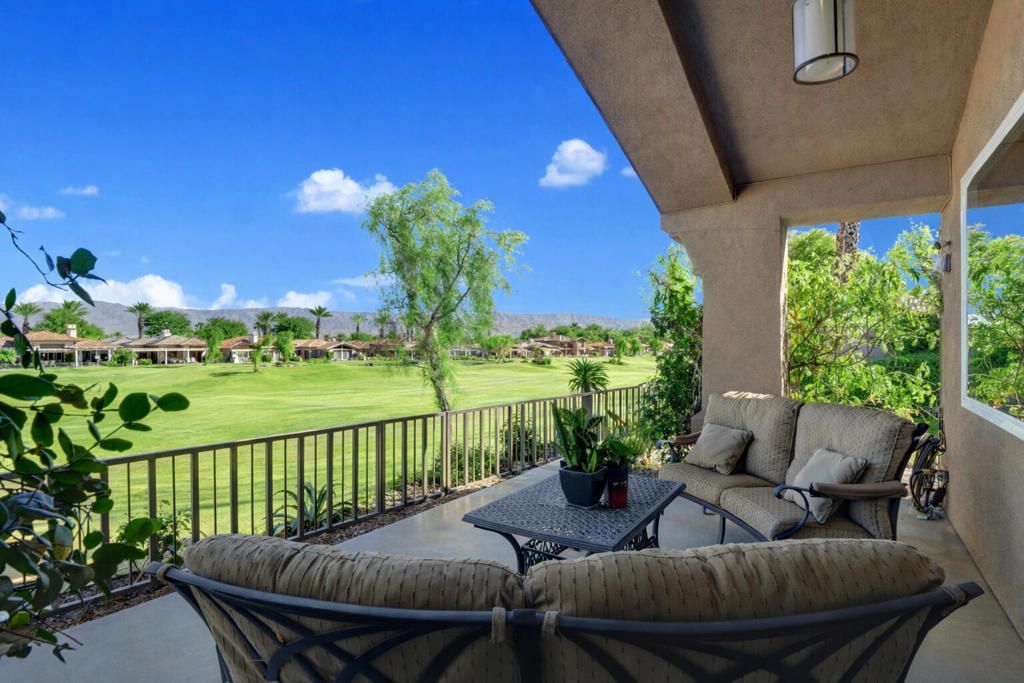 440 Desert Holly Drive, Palm Desert