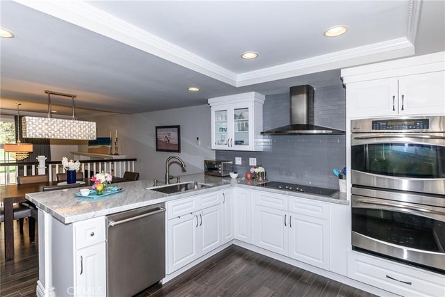 273 Valley, Hermosa Beach.