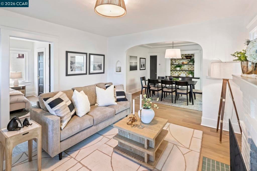 Photo of Listing #41121597