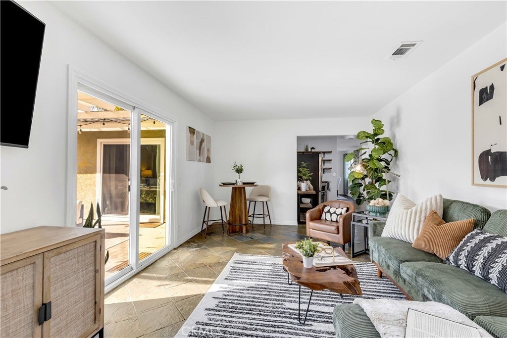 Photo of Listing #OC26012788