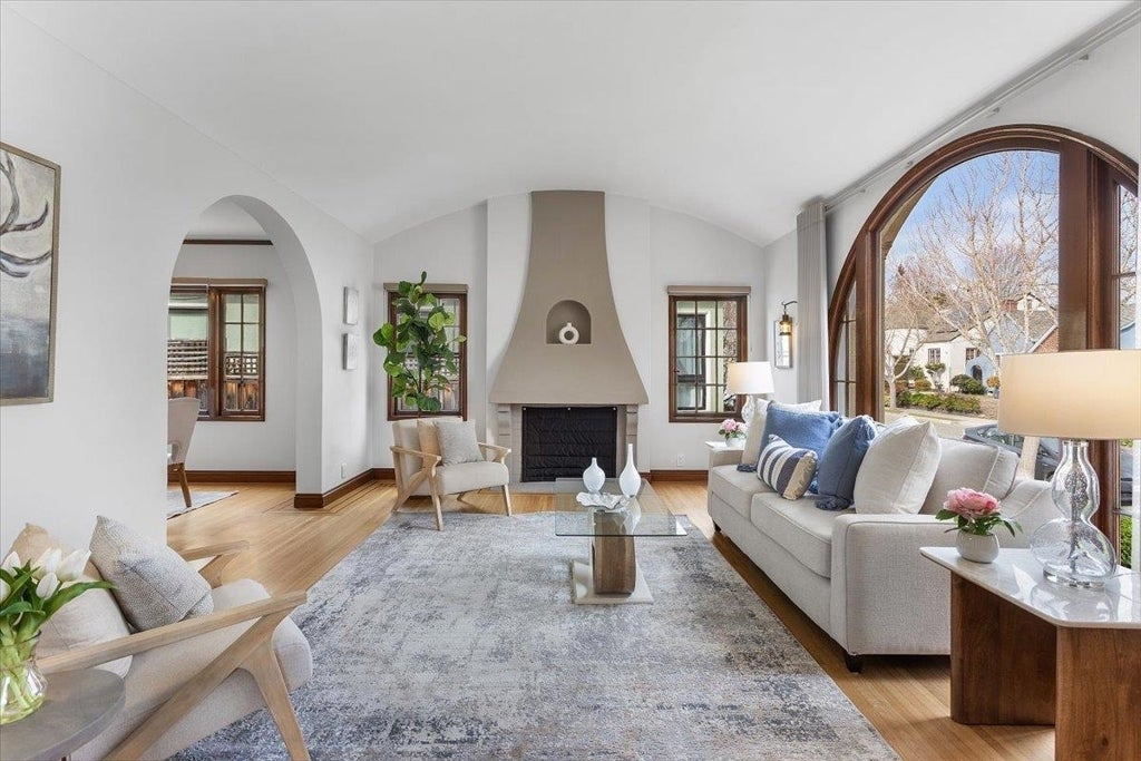 Photo of Listing #41121871