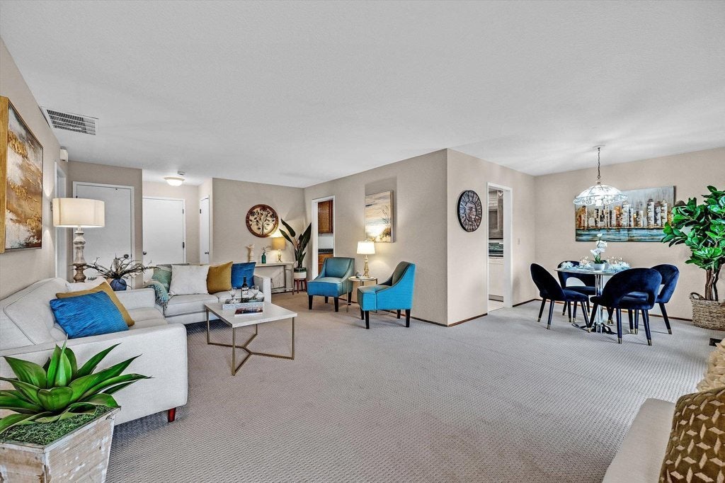 Photo of Listing #41121882