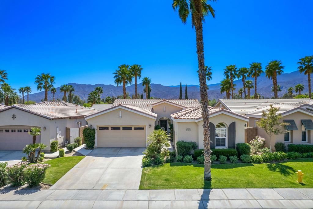 61275 Fire Barrel Drive, La Quinta