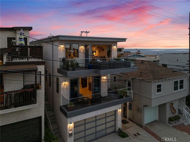 320 35th Street, Manhattan Beach.