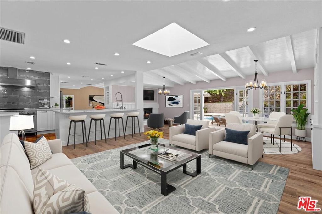 Photo of Listing #26643275