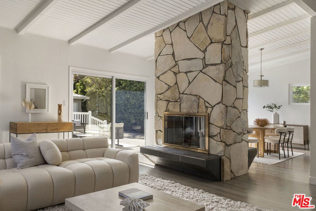 Photo of Listing #26643495