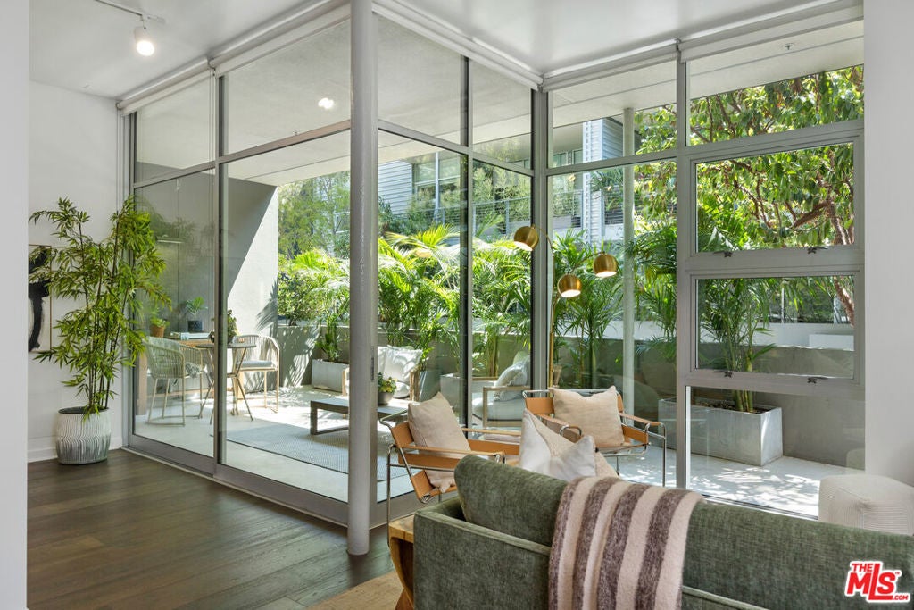 Photo of Listing #26645865