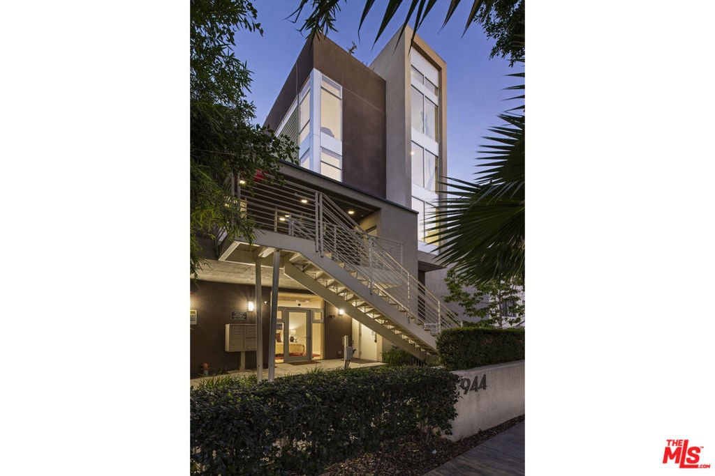 Photo of Listing #26645953