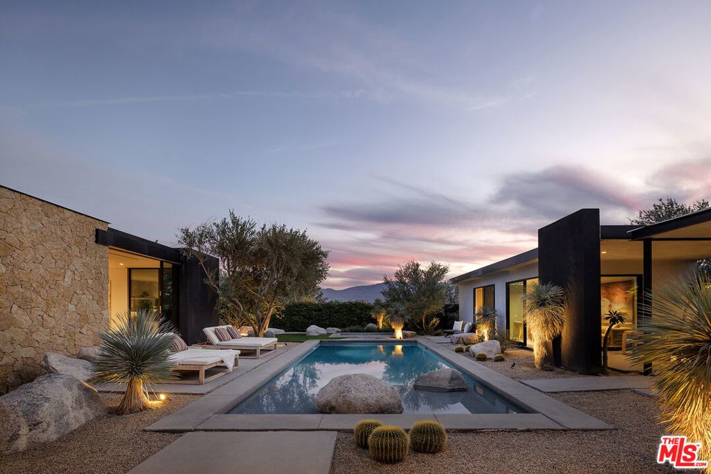 2 Echo Lane, Rancho Mirage