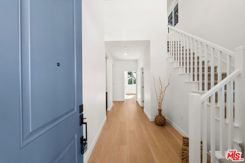 Photo of Listing #26646043