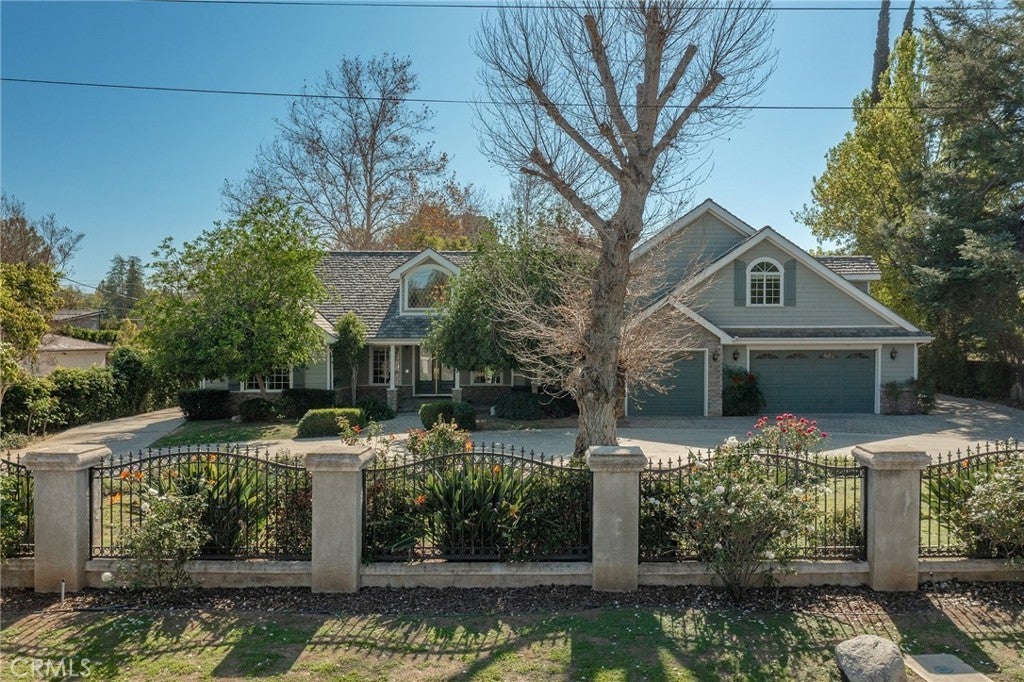 Photo of Listing #SR26025377