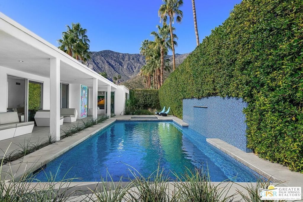 464 E Santiago Way, Palm Springs