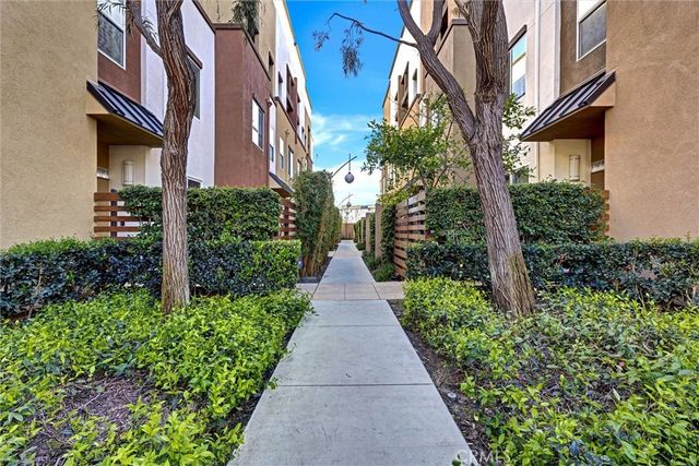1568 W Artesia Square E, Gardena.