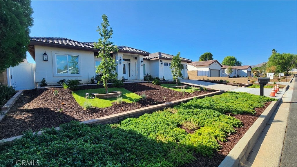 Photo of Listing #IV26027648