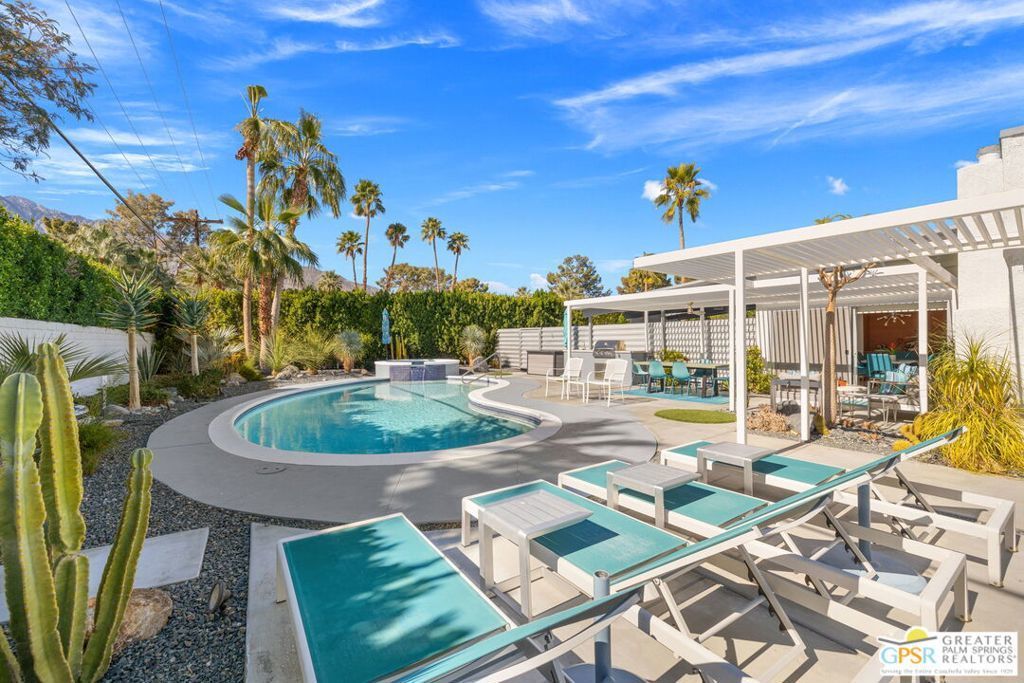 805 E Garden Road, Palm Springs