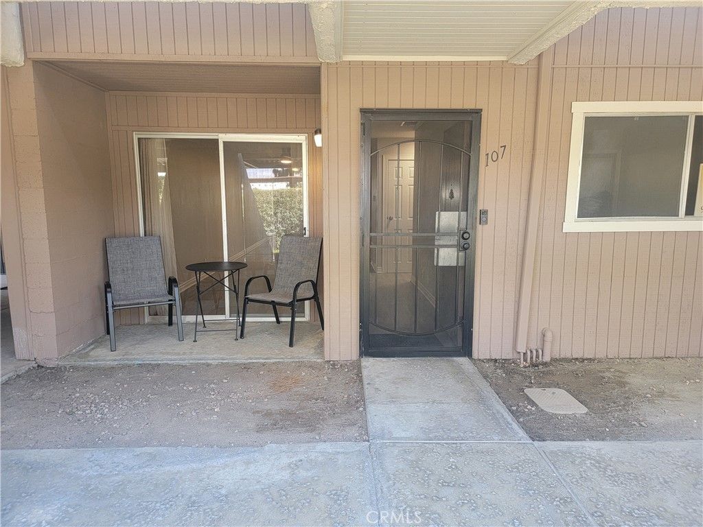 470 N Villa Court # 107, Palm Springs