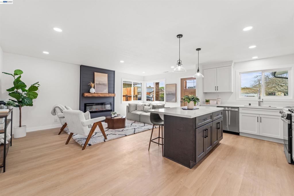 Photo of Listing #41123743