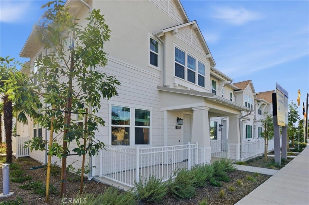 Photo of Listing #IV26032569