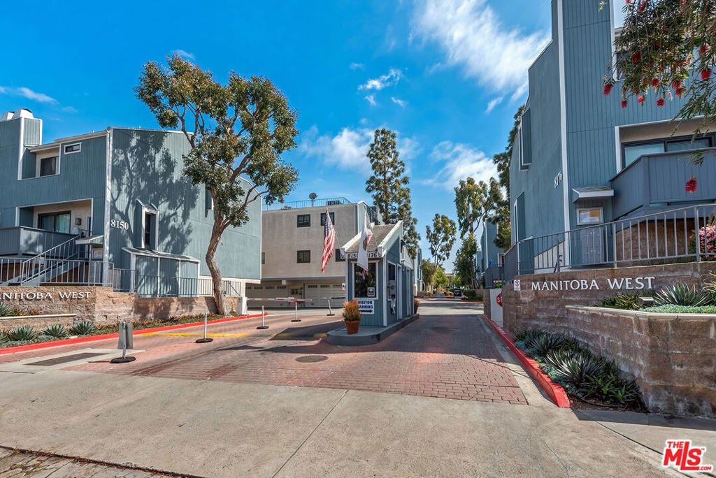 Photo of Listing #26646897