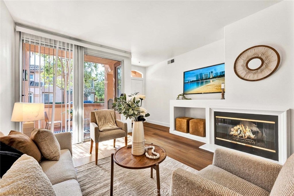 Photo of Listing #PW26032897