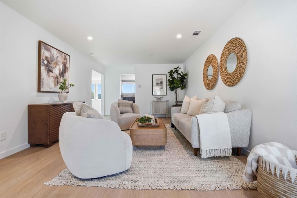 Photo of Listing #PTP2601281