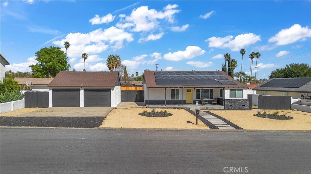 Photo of Listing #DW26038516