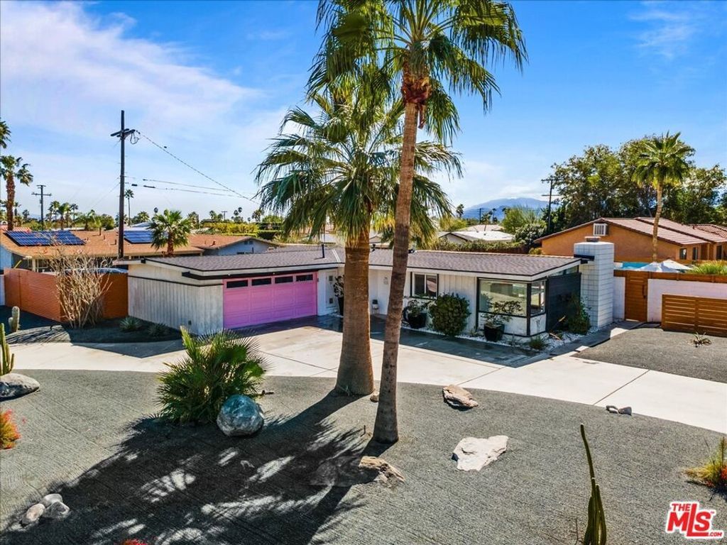 2025 E Francis Drive, Palm Springs