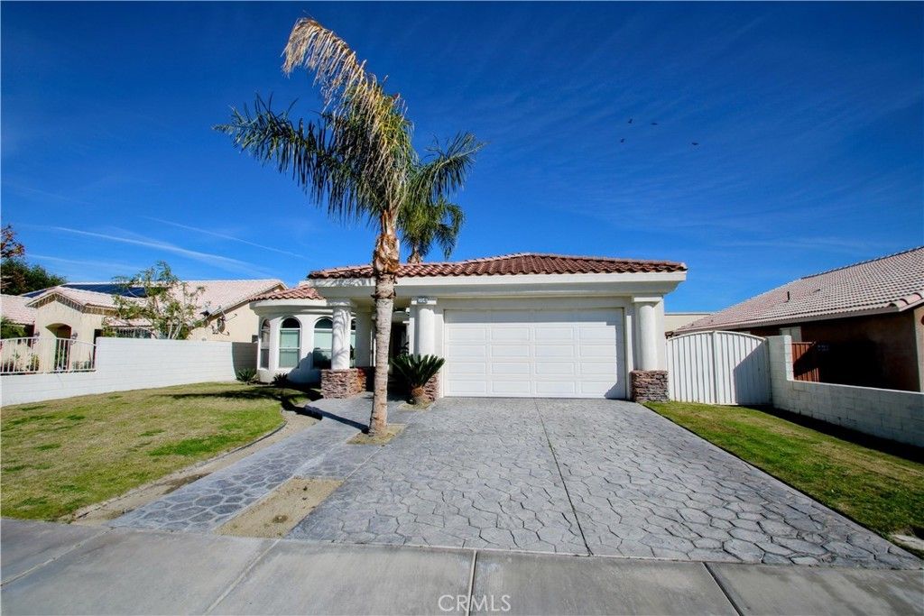 31540 Avenida Del Padre, Cathedral City