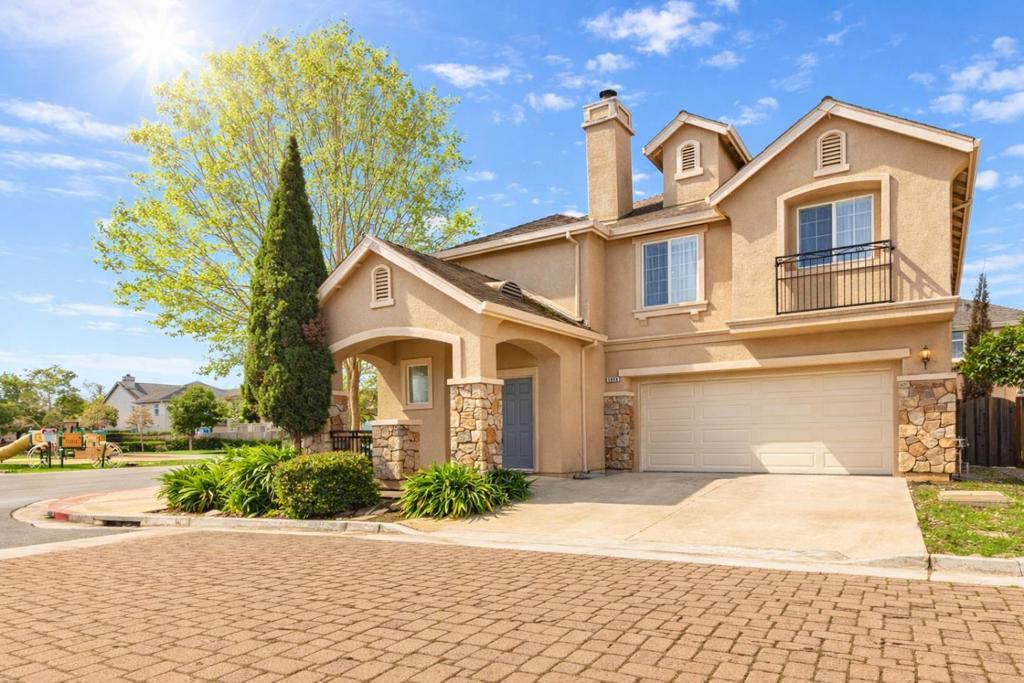 Photo of Listing #ML82036260