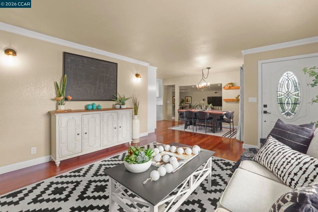 Photo of Listing #41125290