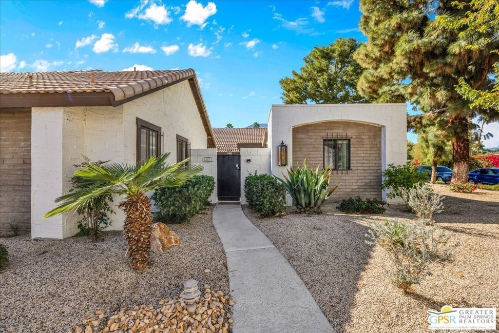 2247 Miramonte Circle # C, Palm Springs