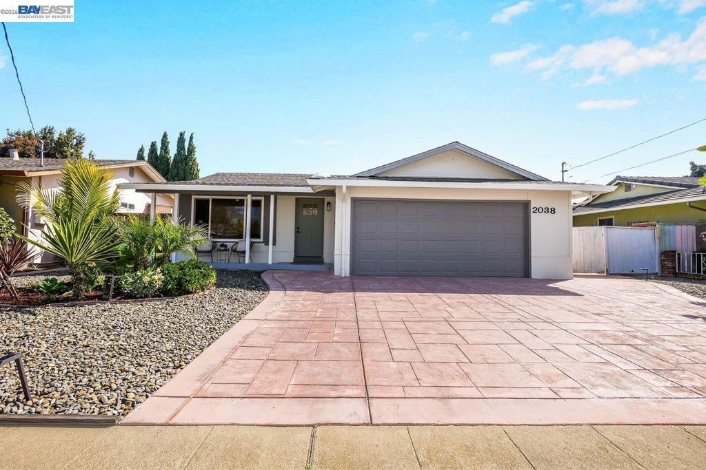 Photo of Listing #41125375