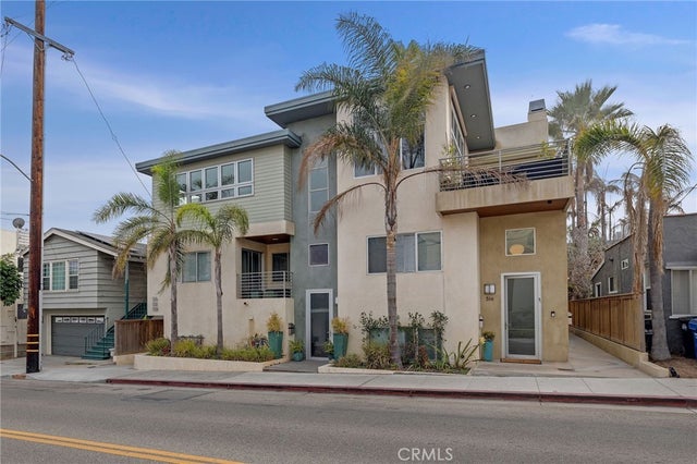516 8th Street, Hermosa Beach.