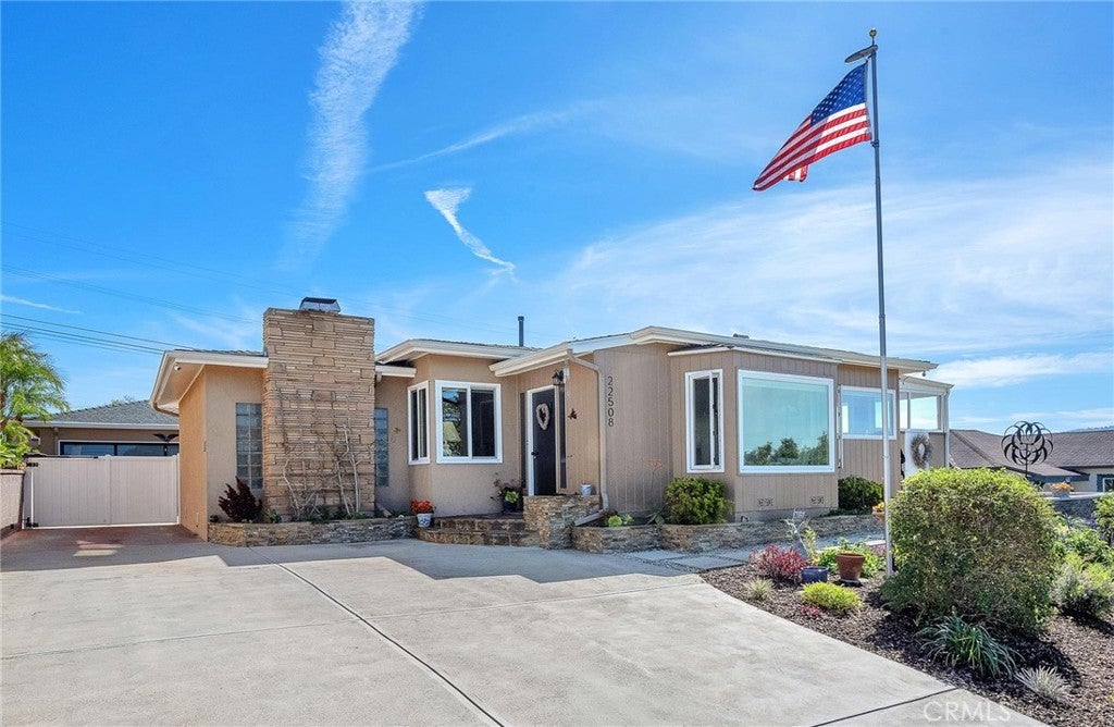 Photo of Listing #SB26045427