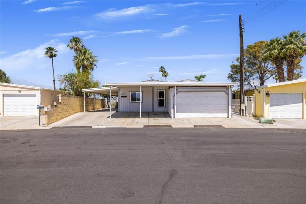 33181 Barcelona Drive, Thousand Palms