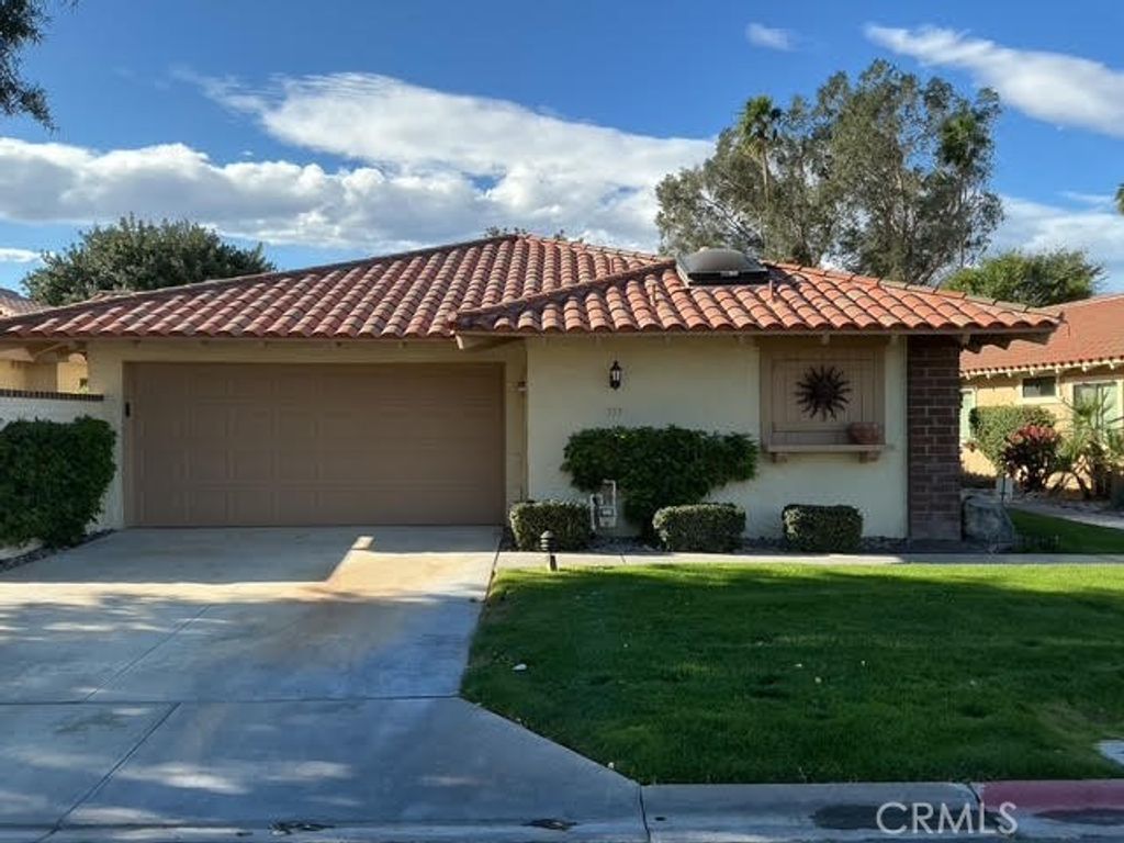 353 Villena Way, Palm Desert