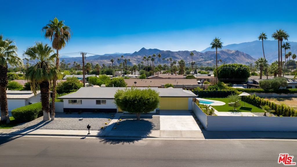 3841 E Camino Parocela, Palm Springs