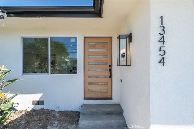 13454 Washington, Hawthorne.