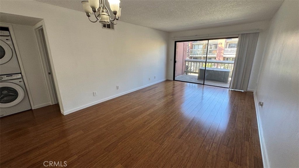 Photo of Listing #IV26059097