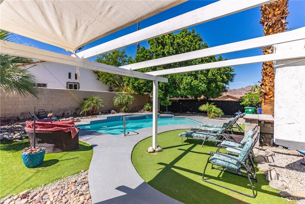 52745 Avenida Obregon, La Quinta