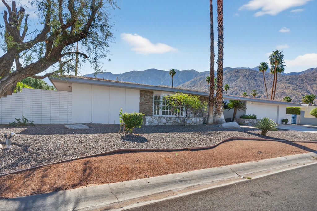 2283 S Alhambra Drive, Palm Springs